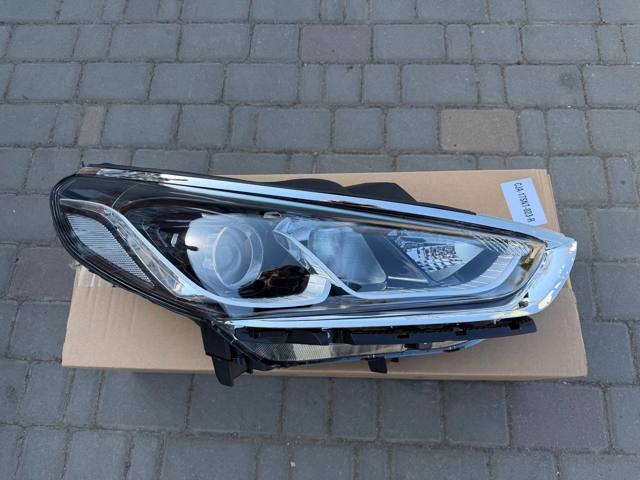 Права блок фара 92102C1500 MARKET (OEM)