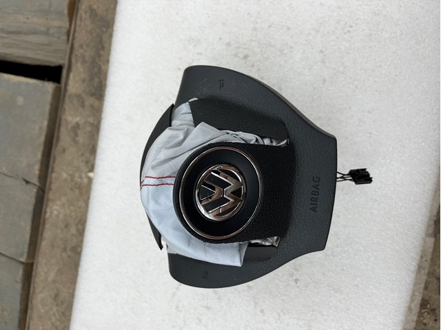 Установка подушки безпеки водія 1T0880201AA81U VAG