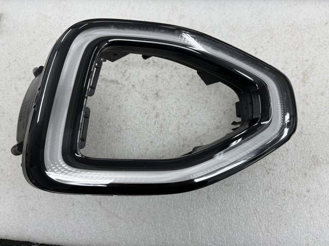 Поворотник правий 2GA941056H VAG