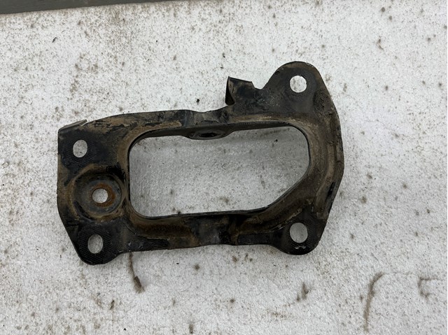 Кронштейн задньої балки 3C0505129B VAG