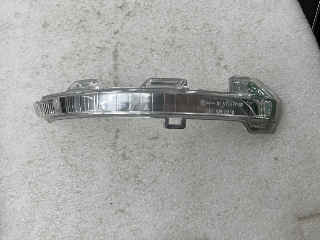 Покажчик повороту дзеркала, правий 3G0949102A VAG