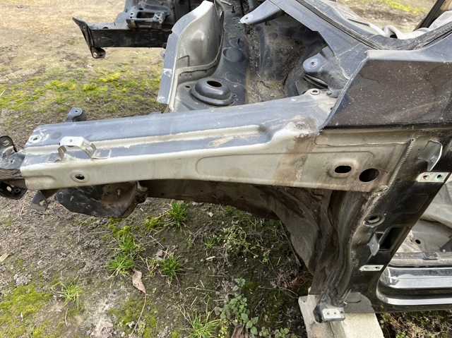 Чверть передня ліва 5N0810135 VAG