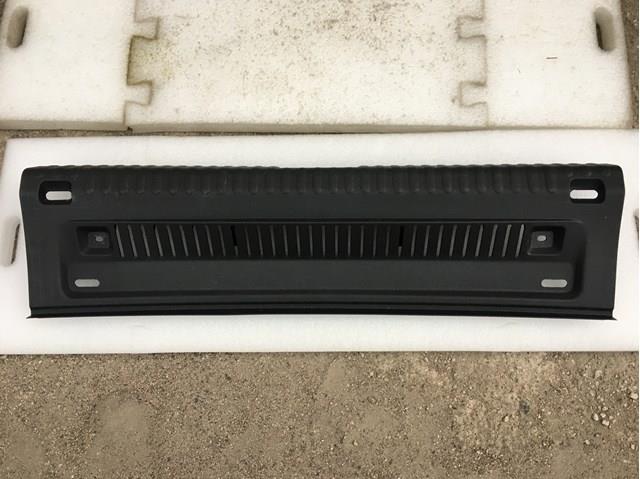 Накладка задньої панелі багажника 5N0863459B82V VAG