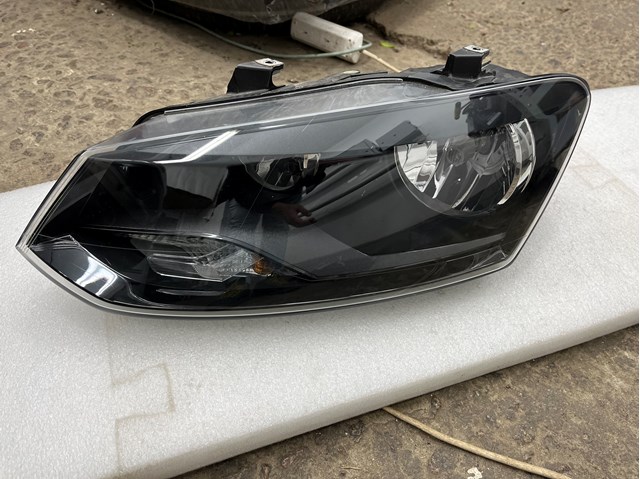 Фара ліва передня 6R1941007G VAG