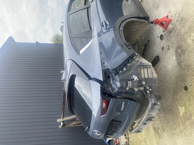 Панель багажного відсіку KBYC7075ZA MAZDA