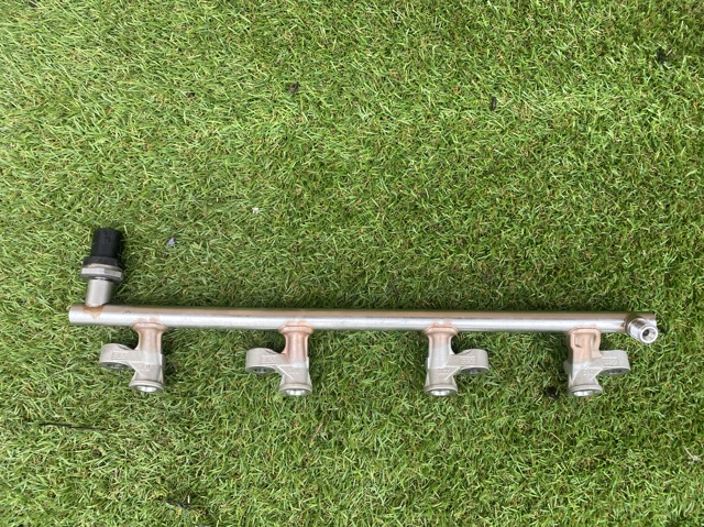 Паливна рампа PX9R13150 MAZDA