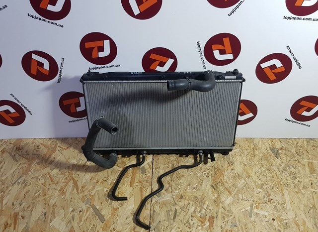 Радіатор двигуна 214604GZ5A NISSAN