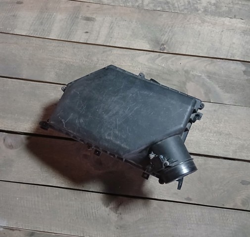 Корпус повітряного фільтра 31319684 VOLVO