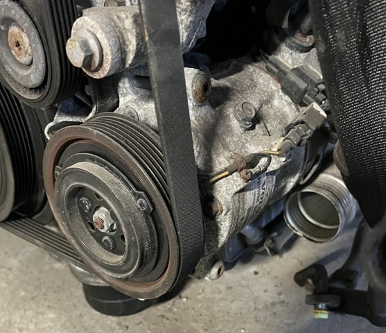 Насос кондиціонера 31469968 VOLVO