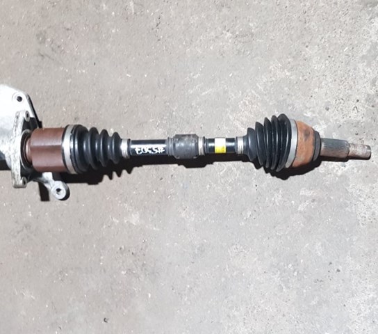 Піввісь передня, права 391003NT0A NISSAN