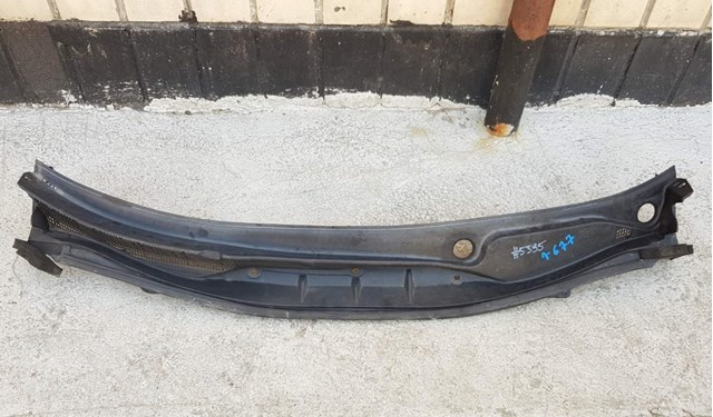 Водостік лобового скла, жабо 668623TA0A NISSAN