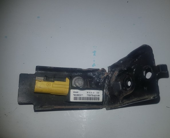 Датчик подушки безпеки 77930TX4A01 HONDA