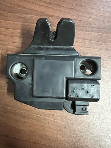 Замок і ручка дверей задка 6460033140 TOYOTA
