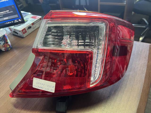 Фара задня права зовнішня 8155006470 TOYOTA