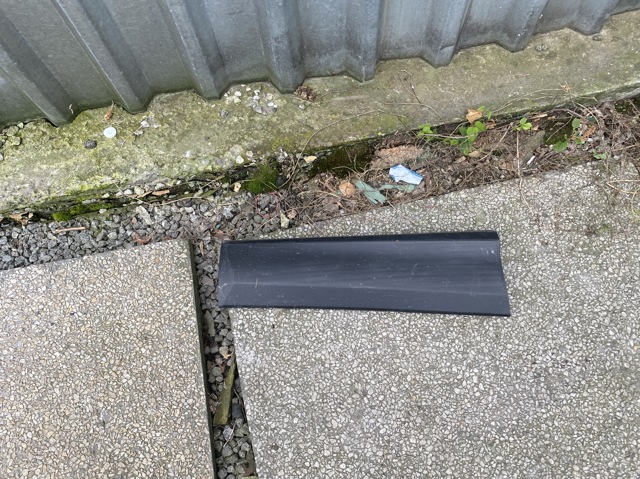 Накладка задніх правих дверей 7507742020 TOYOTA