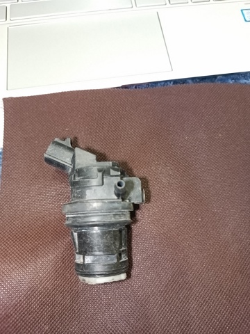 Моторчик омивача переднього скла 8533047010 TOYOTA