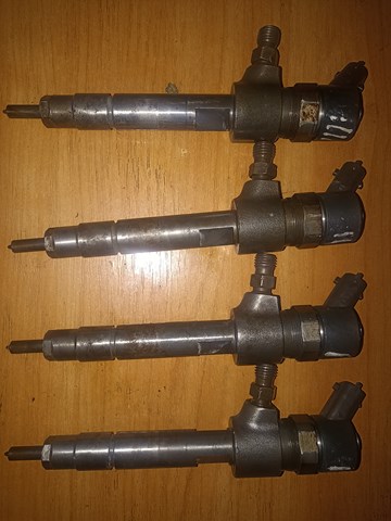 Форсунка вприску палива 0445110276 BOSCH