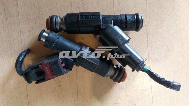 Форсунка інжектора 04669938 CHRYSLER