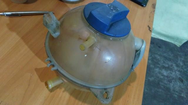 Бачок розширювальний 1J0121403B VAG