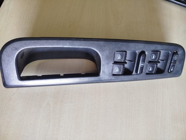 Кнопки переднього лівого склопід'ємника 1J4959857A VAG