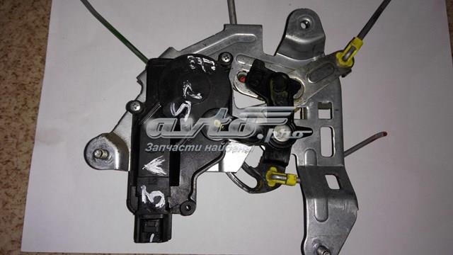 Замок задніх дверей, лівих 814111F010 HYUNDAI