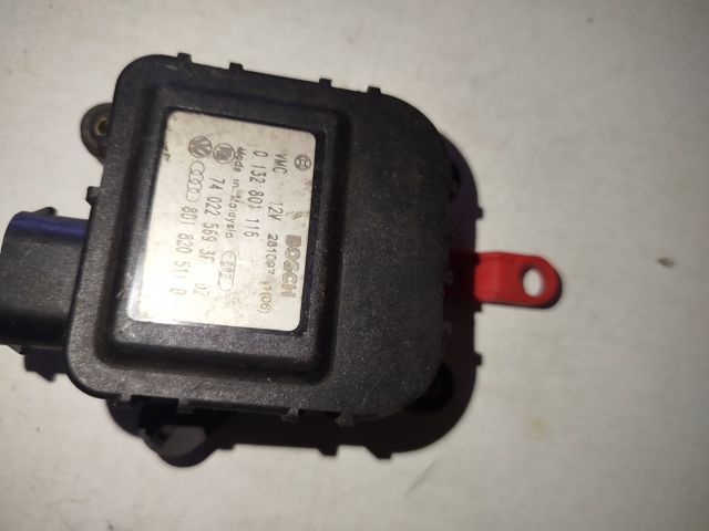 Двигун заслінки печі 8D1820511B VAG