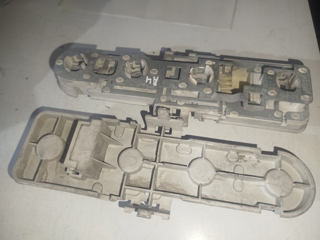 Плата заднього ліхтаря, контактна 8D9945257 VAG