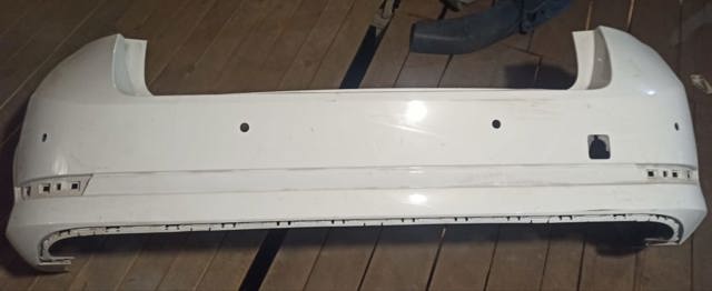 Бампер на авто 5E6807421 VAG