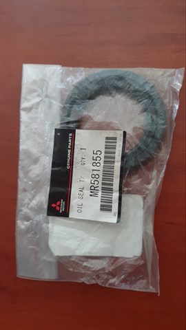 Сальник редуктора переднього моста MR581855 MITSUBISHI