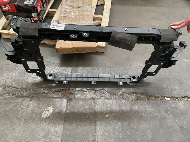Зміцнення для радіаторів 64101Q5000 HYUNDAI
