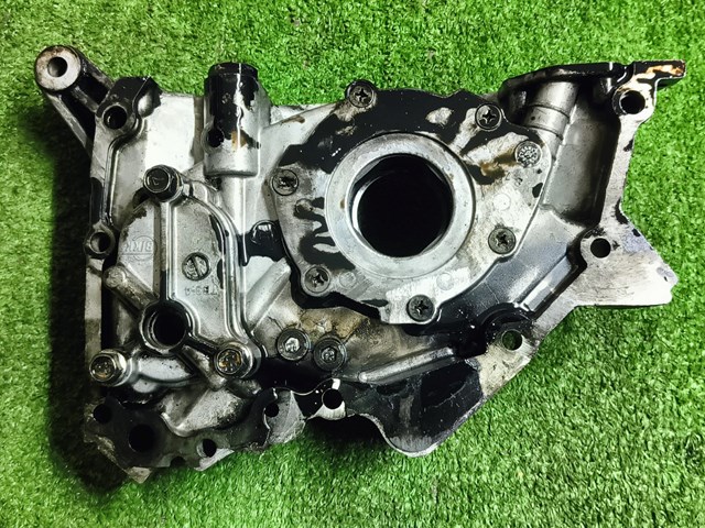 Помпа масляна 1064A035 MITSUBISHI
