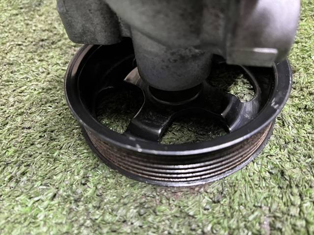 Насос кермового управління 4450A008 MITSUBISHI