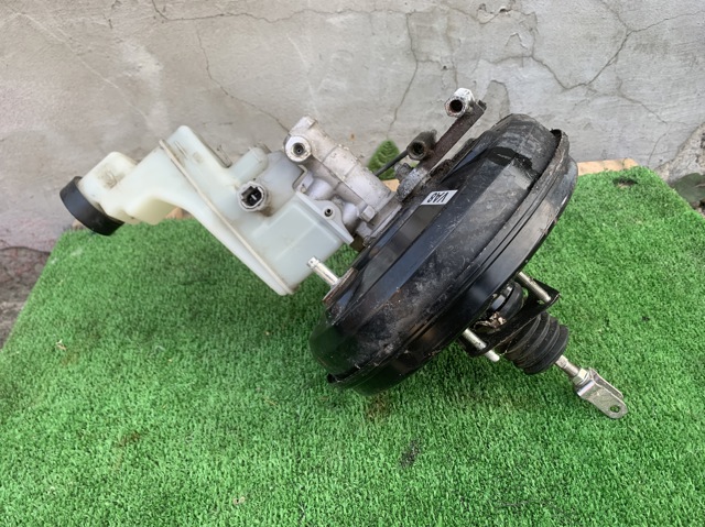 Вакуумний підсилювач гальм 4461033680 TOYOTA