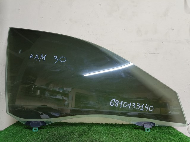 Скло передніх дверей, правих 6810133140 TOYOTA