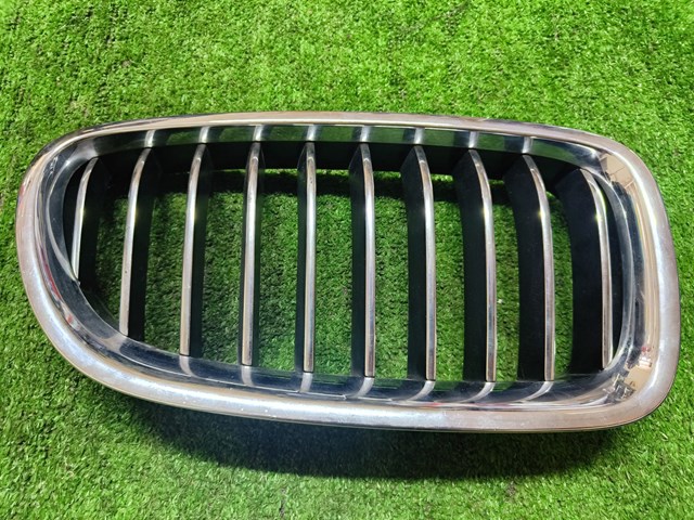 Решітка радіатора права 7412324 BMW