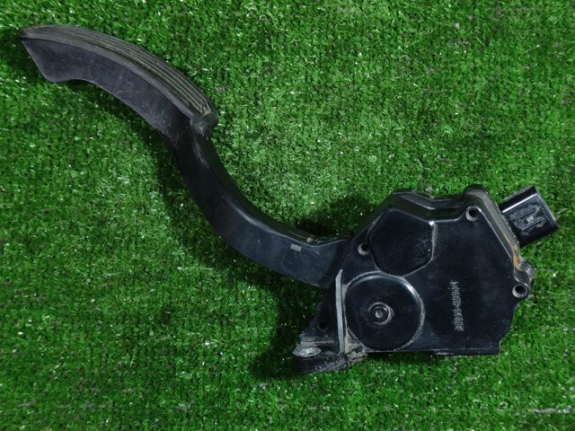 Підаль газу 7811033020 TOYOTA
