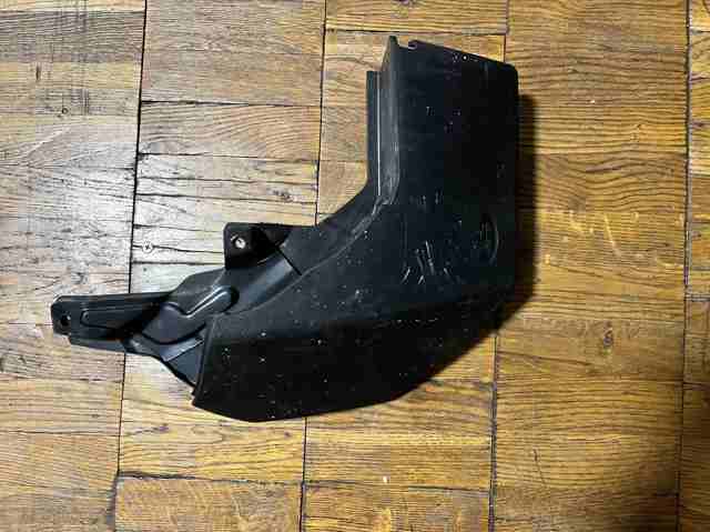 Бризковики задніх коліс AM9H22286A12AB LAND ROVER