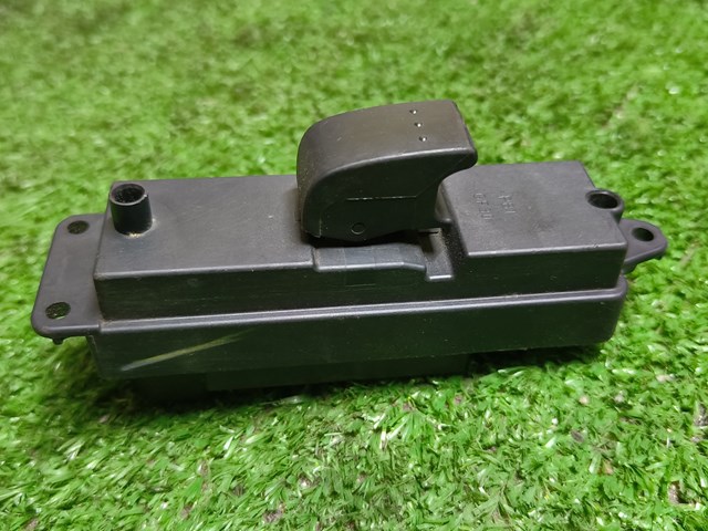 Кнопковий блок керування склопідіймачами задній лівий BP4L66380 MAZDA