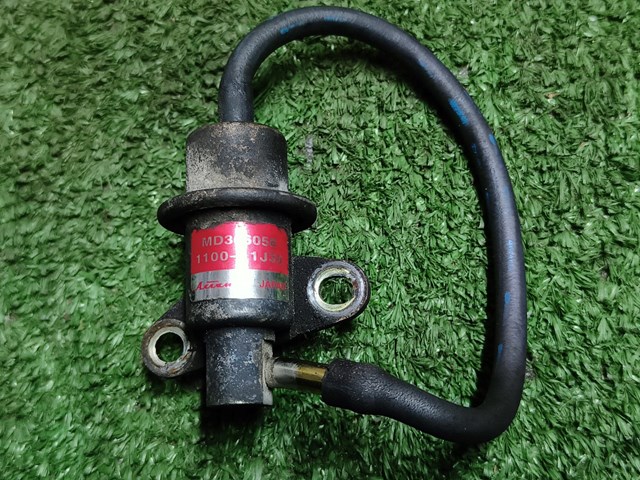 Регулятор тиску палива в паливній рейці MD306058 MITSUBISHI