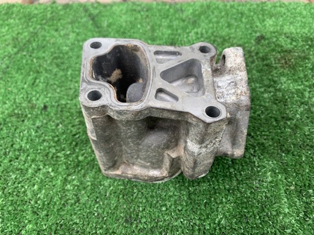 Корпус термостата MD307132 MITSUBISHI