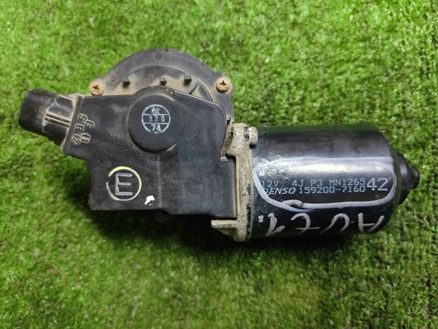 Двигун склоочисника лобового скла (трапеції) MN126542 MITSUBISHI