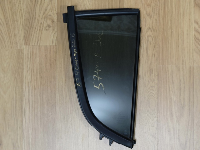 Задня кватирка права MN136794 MITSUBISHI