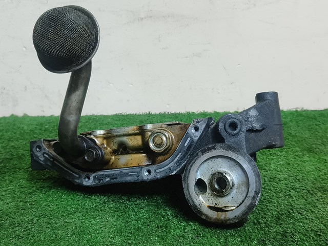 Масляний насос двигуна MN137032 MITSUBISHI