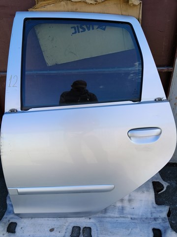 Двері задні ліві срібного кольору гола mitsubishi colt z30 5-дверка (2002-2012) MN161891