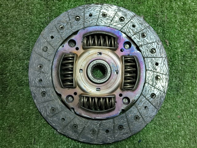 Диск зчеплення ведений MN168046 MITSUBISHI