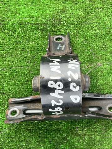 Права подушка двигуна MN184297 MITSUBISHI