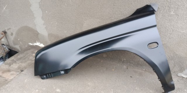 Бічна частина передня ліва MR157009 MITSUBISHI