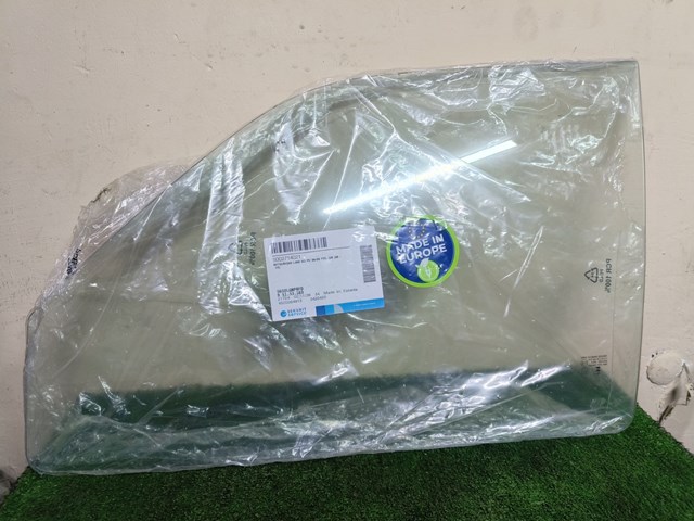 Вікно (передніх дверей) двері MR237965 MITSUBISHI