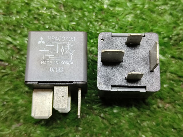 Реле вентилятора MR400709 MITSUBISHI