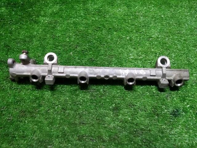 Рампа форсунок системи упорскування палива MR420461 MITSUBISHI